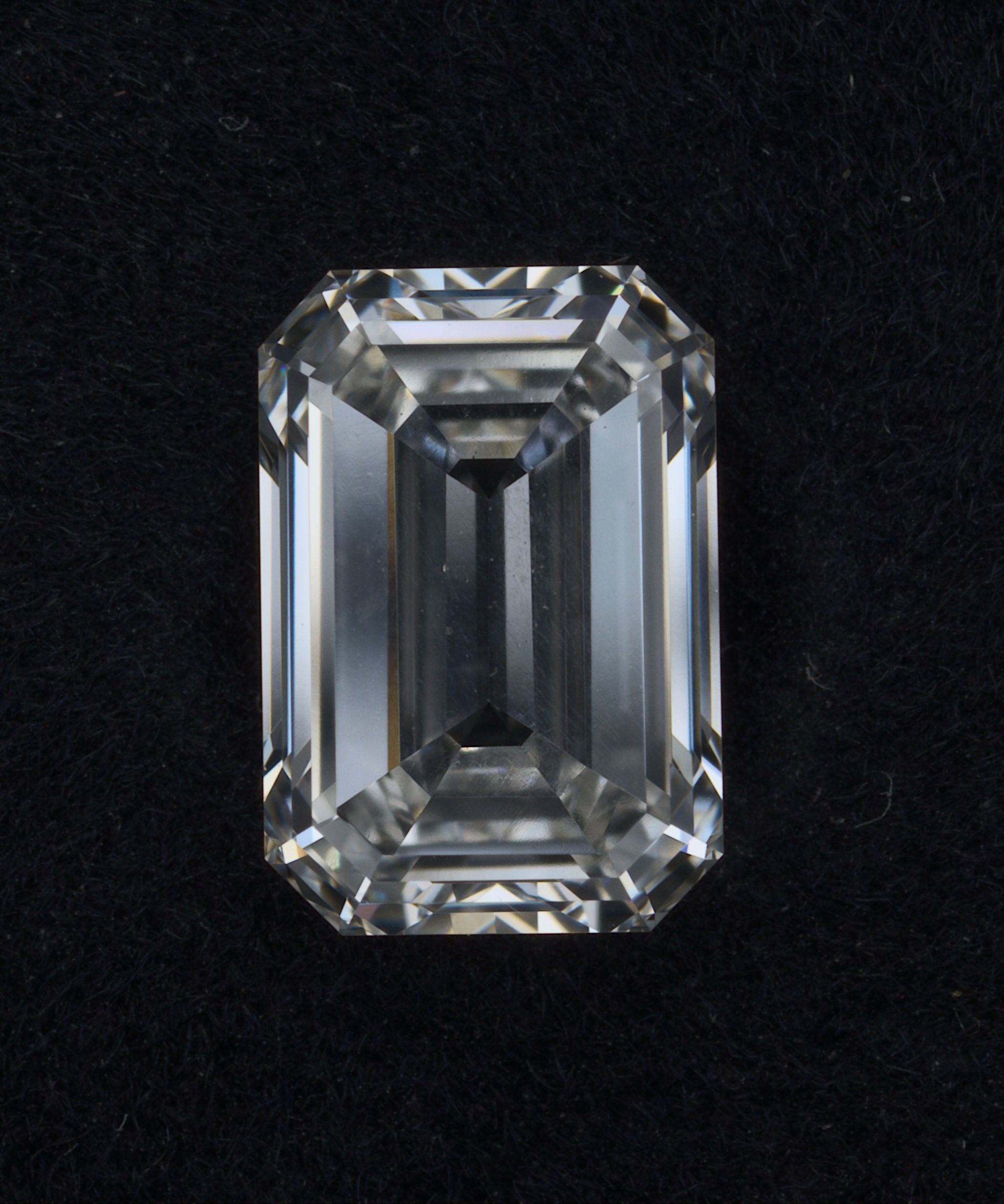 LG529268231 Diamant Lab Grown EMERALD VS1