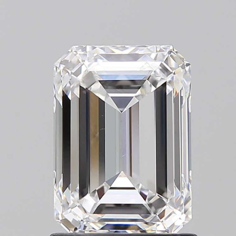 2517029109 Diamant Natural EMERALD VS1