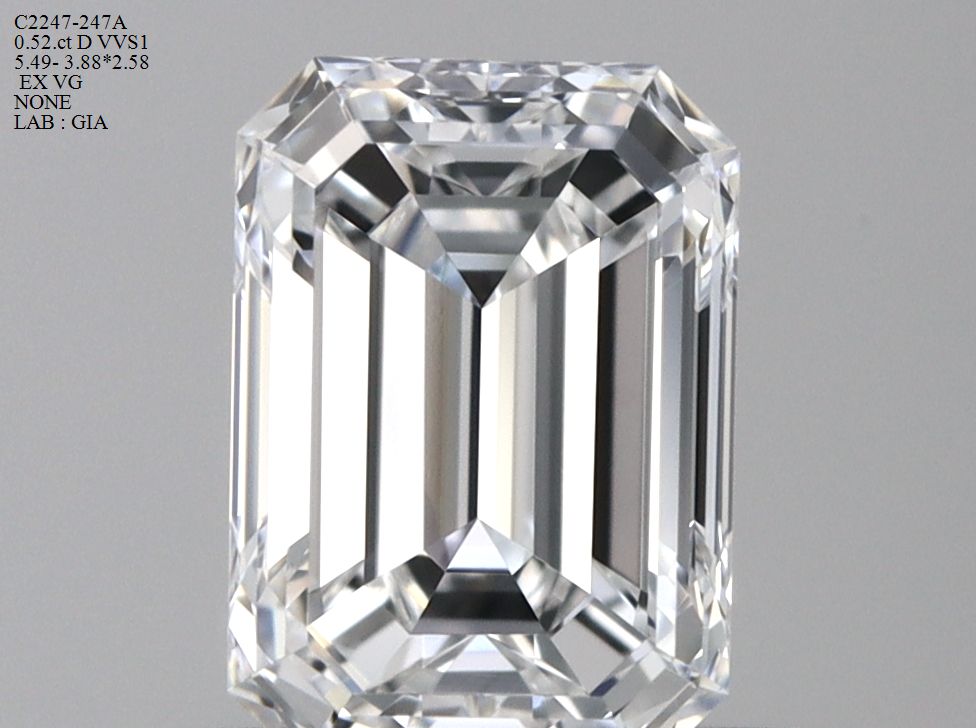 6492039907 Diamant Natural EMERALD VVS1