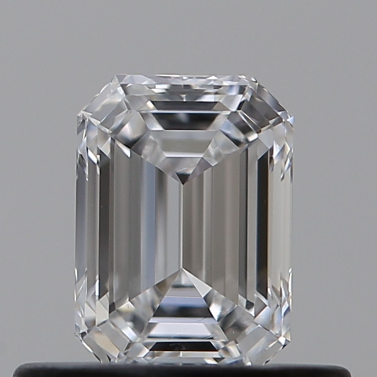 7512144037 Diamant Natural EMERALD VS1